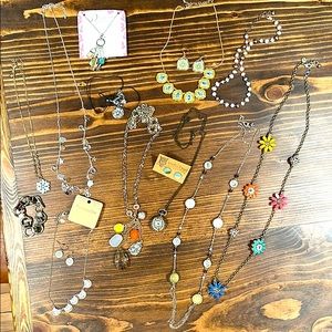 15 pieces of assorted jewelry